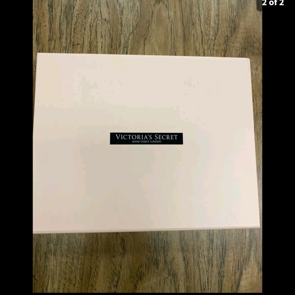 Victoria Secret-2pc Gift Set - Picture 2 of 2